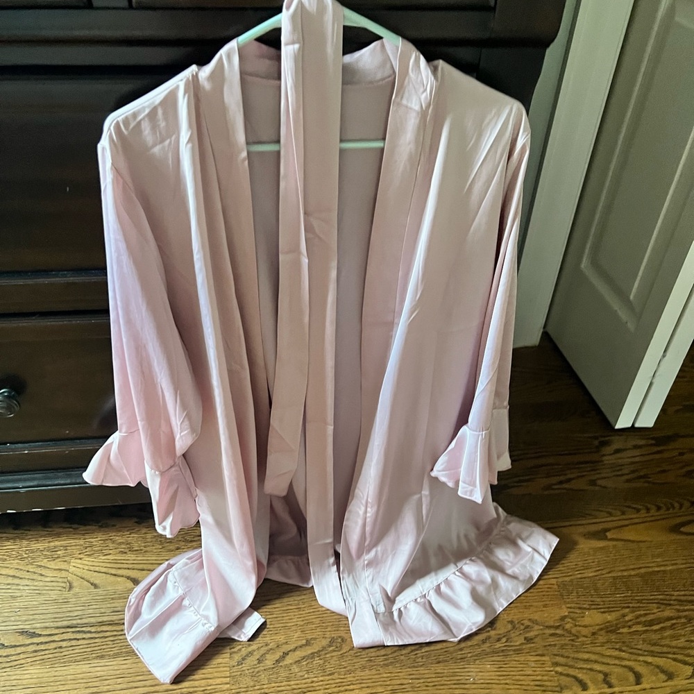 Ruffle Robe in Pink